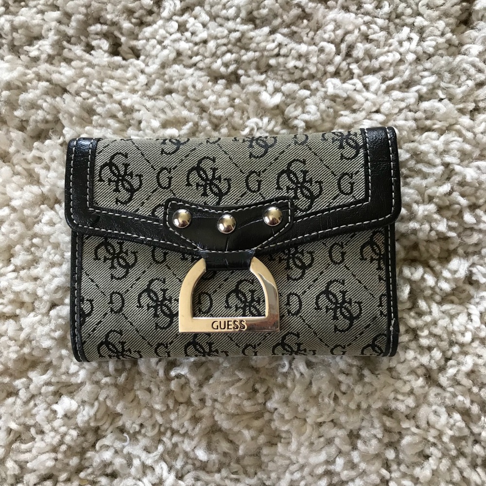 Guess wallet